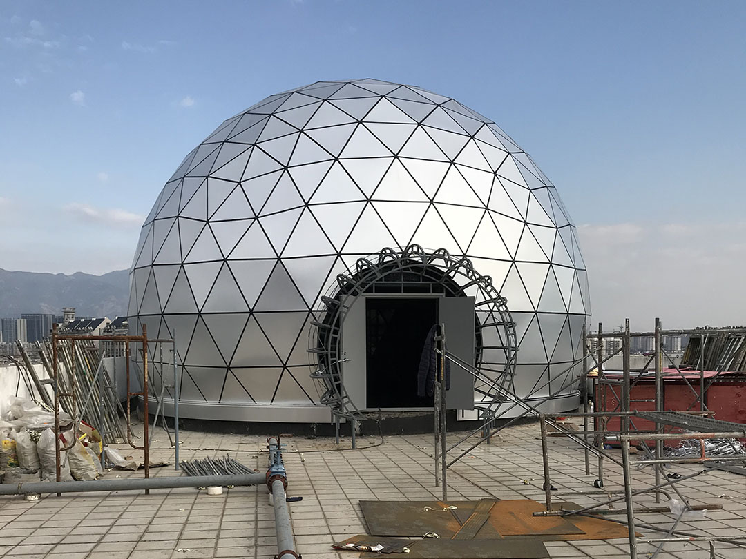 10.5米宝石型天象厅现场安装