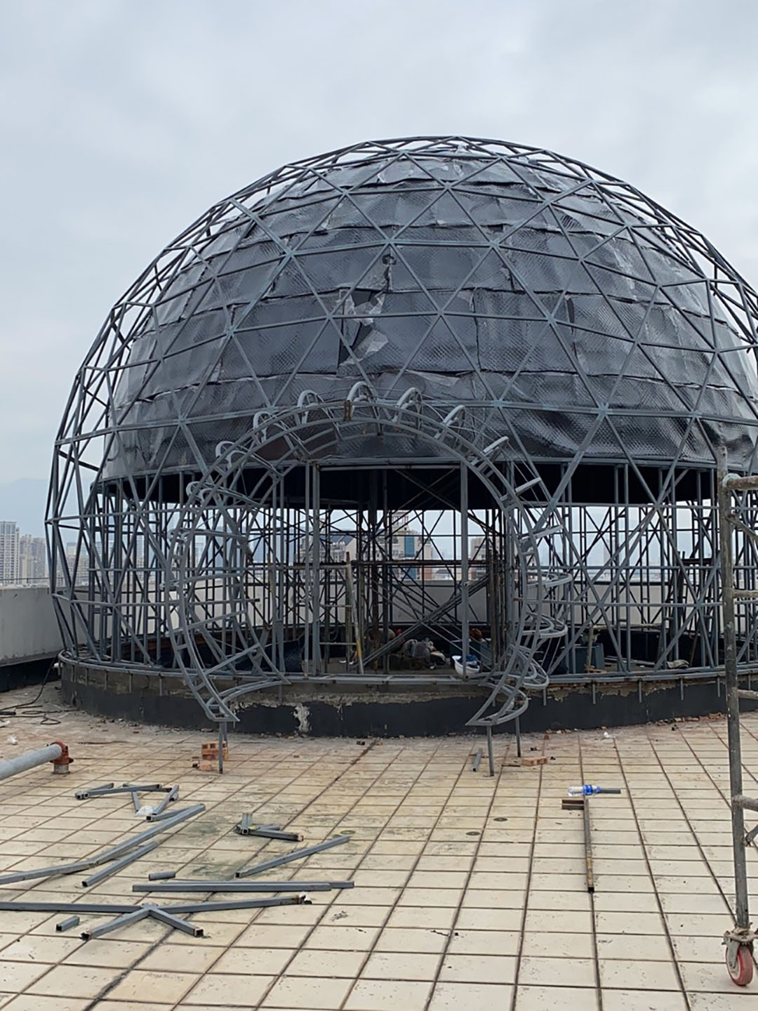 10.5米宝石型天象厅现场安装