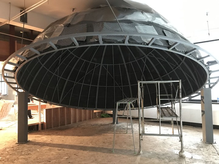 5米倾斜式天幕现场安装