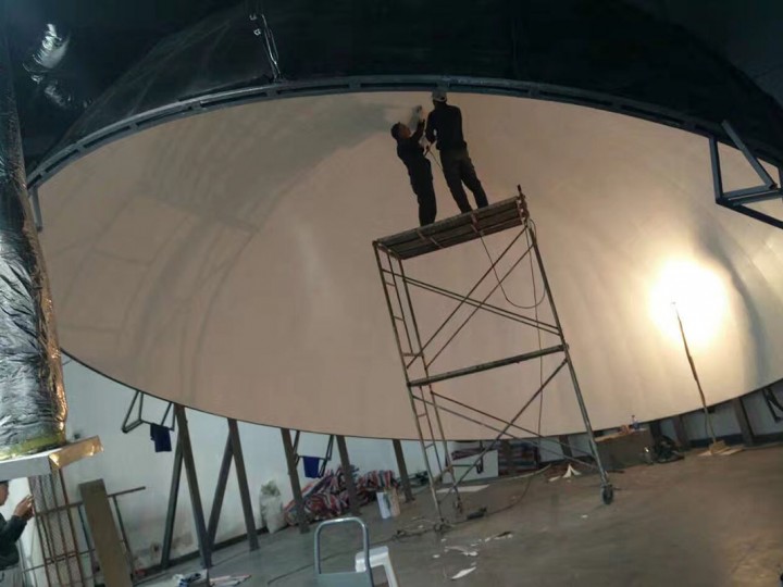 8米倾斜式天幕现场安装